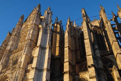 la-cathedrale-de-beauvais-un-exemple-de-lart-gothique