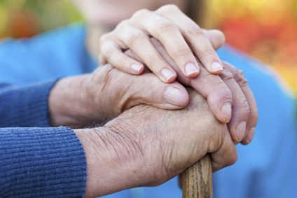 7330-Mon-proche-aide-est-hospitalise-a-domicile-comment-trouver-ma-place-et-mon-equilibre