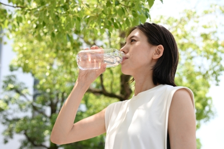 7965-comment-bien-s-hydrater-quotidiennement-en-periode-estivale